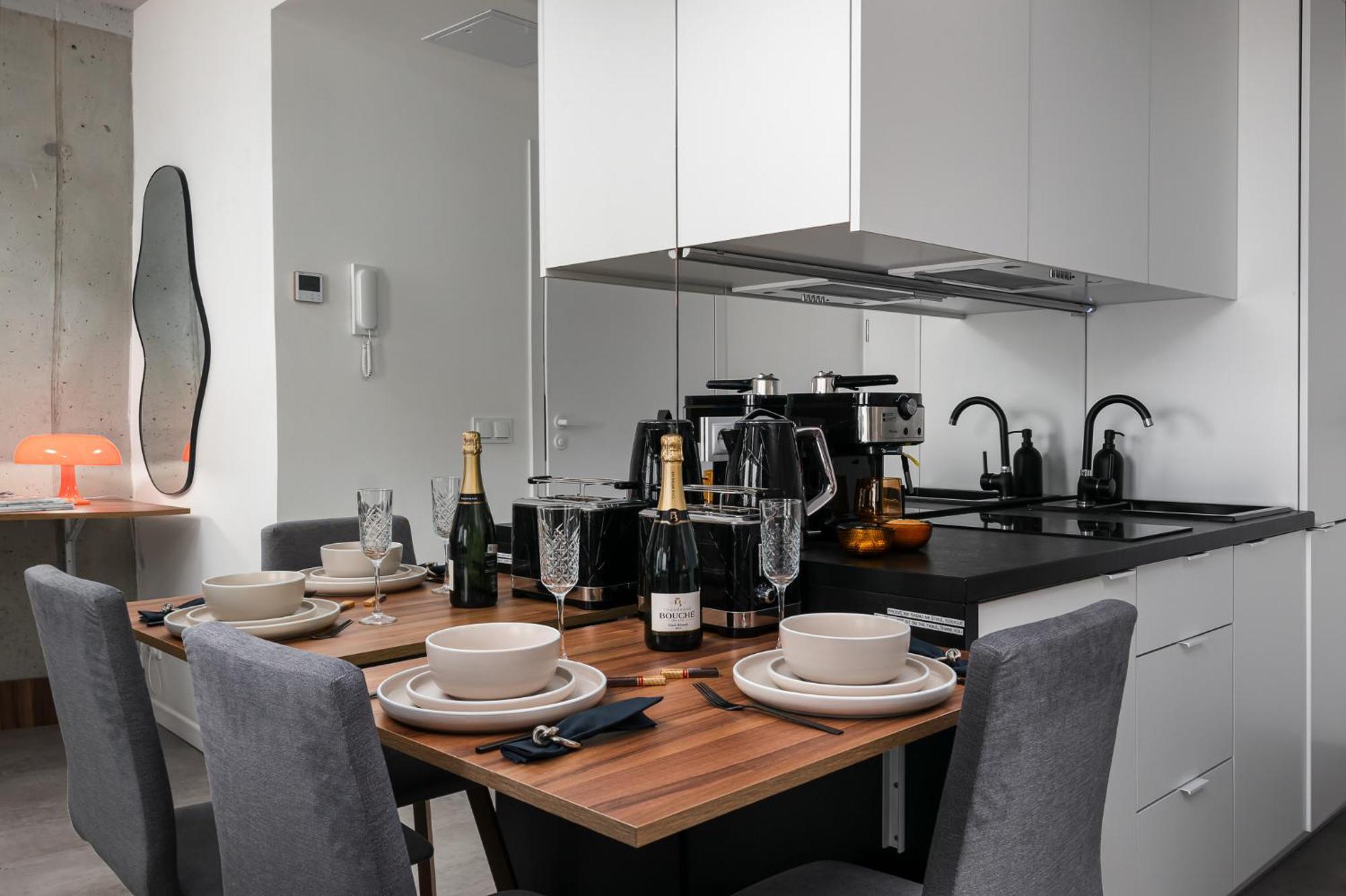 Apartments Wroc'Love By Me &301 Legnicka & Self Check-In 24H & Lift & Air Conditioning Wroclaw Exterior photo